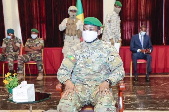 Promulgation de la loi portant révision de la charte de la Transition par le Président de la Transition, Colonel Assimi Goita