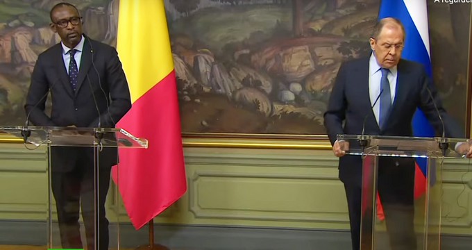 Sergueï LAVROV, ministre des Affaires Etrangères russe, face à la presse au Mali : «Avec ces matériels militaires, les forces armées du Mali sont parmi celles qui sont les plus préparées et l