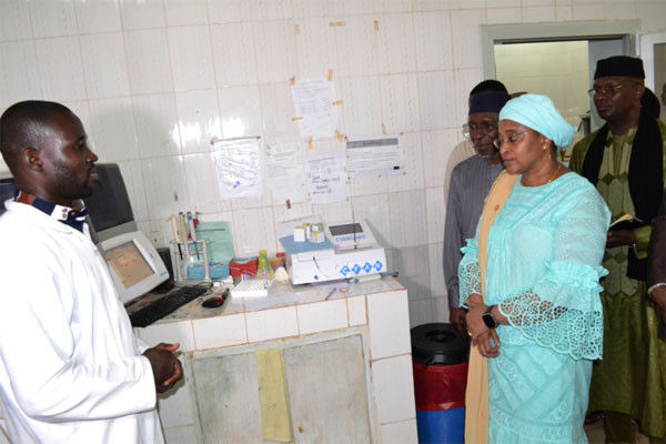 Kati : La ministre Assa Badiallo Touré à l’hôpital et au Csref